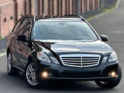 Obsidianschwarz metalliclack Gebraucht 2010 Mercedes E200 Kombi | 7.500 € (Fairer Preis)
