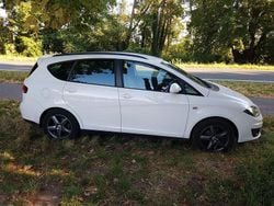 Weiß Gebraucht 2015 Seat Altea XL Sun Van / Kleinbus | 8.200 € (Teuer)