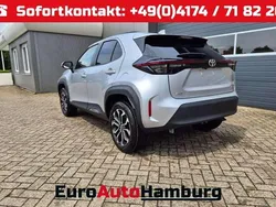 Shimmering silver metallic Neu 2025 Toyota Yaris Kleinwagen | 28.090 € (Guter Preis)