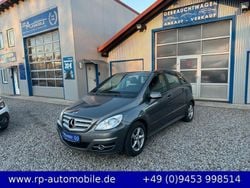 Grau Gebraucht 2011 Mercedes B180 Van / Kleinbus | 5.700 € (Guter Preis)