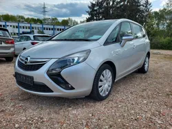 Grau Gebraucht 2016 Opel Zafira Tourer Edition Van / Kleinbus | 5.999 € (Superpreis)