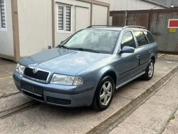 Grau Gebraucht 2008 Skoda Octavia Tour Kombi | 2.490 € (Fairer Preis)
