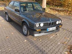 Grau Gebraucht 1989 BMW 316 Coupé | 11.350 €