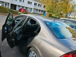 Silber Gebraucht 2011 Honda Civic Hybrid Limousine | 6.700 € (Fairer Preis)