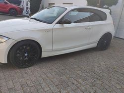 Weiß Gebraucht 2007 BMW 130 M Sport Kleinwagen | 15.555 €