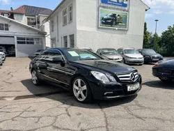 Obsidianschwarz metalliclack (metallic) Gebraucht 2009 Mercedes E250 Coupé | 14.950 € (Etwas zu teuer)
