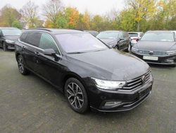 Deep black perleffekt Gebraucht 2022 VW Passat Business Kombi | 20.988 € (Fairer Preis)