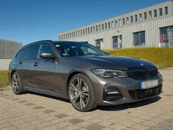 Grau Gebraucht 2022 BMW 330 M Sport Kombi | 41.600 € (Fairer Preis)