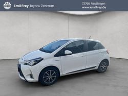 Weiß Gebraucht 2019 Toyota Yaris Hybrid Team Limousine | 14.490 € (Guter Preis)