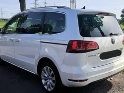 Weiß Gebraucht 2015 VW Sharan Highline Van / Kleinbus | 18.490 € (Fairer Preis)