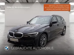Schwarz Gebraucht 2022 BMW 330e Sport Line Kombi | 33.907 € (Fairer Preis)