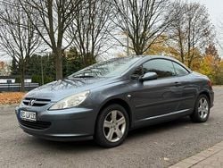 Blau Gebraucht 2004 Peugeot 307 CC Cabrio | 1.350 € (Fairer Preis)