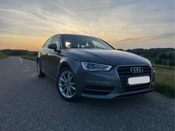 Grau Gebraucht 2015 Audi A3 Sportback Sport Limousine | 12.500 € (Fairer Preis)