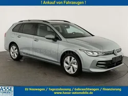 Oyster silber metallic Neu 2024 VW Golf VIII Life Kombi | 28.795 € (Guter Preis)