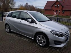 Silber Gebraucht 2016 Mercedes B200 Van / Kleinbus | 15.000 € (Guter Preis)