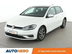 Weiß Gebraucht 2018 VW Golf VII Sound Limousine | 12.720 € (Guter Preis)