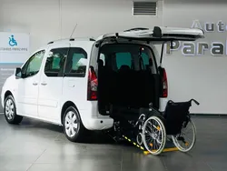 Weiß Gebraucht 2019 Citroën Berlingo SELECTION Van / Kleinbus | 25.950 €