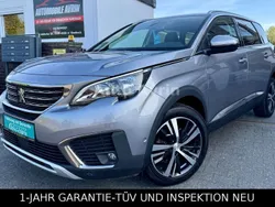 Grau Gebraucht 2017 Peugeot 5008 Allure Van / Kleinbus | 16.799 € (Fairer Preis)