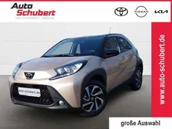 4u9)/ black mica (209) (beige Neu 2025 Toyota Aygo Kleinwagen | 18.240 €