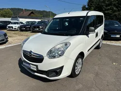 Weiß Gebraucht 2016 Opel Combo Van / Kleinbus | 10.450 € (Fairer Preis)