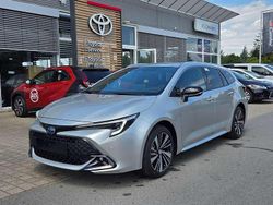 Cosmicsilber metallic Neu 2025 Toyota Corolla Kombi | 31.590 € (Superpreis)