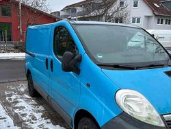 Blau Gebraucht 2010 Opel Vivaro Van / Kleinbus | 3.799 € (Guter Preis)