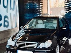 Schwarz Gebraucht 2006 Mercedes C220 Avantgarde Limousine | 4.000 € (Etwas zu teuer)