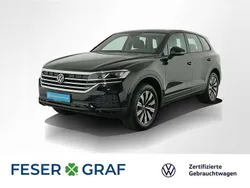 Grenadillschwarz metallic Gebraucht 2024 VW Touareg SUV | 54.840 € (Superpreis)
