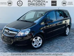 Saphirschwarz Gebraucht 2011 Opel Zafira Edition Van / Kleinbus | 7.790 € (Teuer)