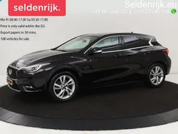 Schwarz Gebraucht 2017 Infiniti Q30 Business Executive Kleinwagen | 12.400 €