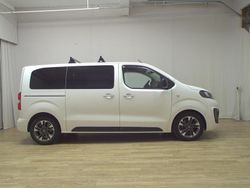 Jade weiss Gebraucht 2021 Opel Zafira Life Van | 18.450 €