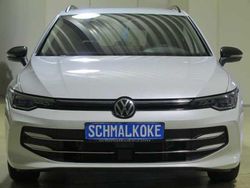 Oryxweiß perlmutteffekt (metallic) Gebraucht 2024 VW Golf VIII Goal Kombi | 29.500 € (Guter Preis)