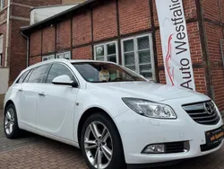 Weiß Gebraucht 2013 Opel Insignia Sport Kombi | 11.199 € (Teuer)