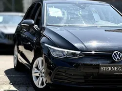 Deep black perleffekt Gebraucht 2020 VW Golf VIII Life Limousine | 19.900 € (Fairer Preis)