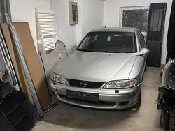 Silber Gebraucht 2001 Opel Vectra Limousine | 1.000 € (Guter Preis)