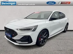 Frostweiß Gebraucht 2024 Ford Focus ST Kombi | 38.990 € (Etwas zu teuer)