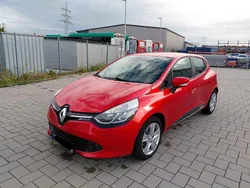 Rot Gebraucht 2015 Renault Clio IV Dynamique Kleinwagen | 6.500 € (Etwas zu teuer)