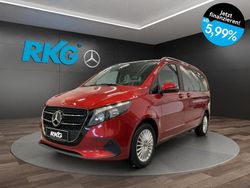 Rot Gebraucht 2024 Mercedes V220 Van / Kleinbus | 54.890 € (Teuer)