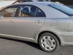 Silber Gebraucht 2005 Toyota Avensis Limousine | 4.500 € (Teuer)
