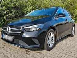 Schwarz Gebraucht 2020 Mercedes B200 Business Van / Kleinbus | 22.300 € (Guter Preis)
