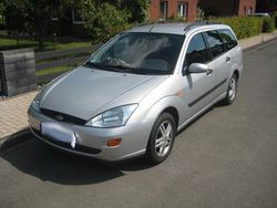 Silber Gebraucht 2001 Ford Focus Futura Kombi | 1.555 € (Fairer Preis)