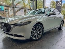 Weiß Gebraucht 2024 Mazda 3 Exclusive-Line Limousine | 26.995 € (Fairer Preis)