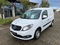 Weiß Gebraucht 2021 Mercedes Citan 111 Van / Kleinbus | 16.541 € (Etwas zu teuer)