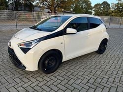 Weiß Gebraucht 2021 Toyota Aygo Team Kleinwagen | 10.199 € (Guter Preis)