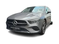 Grau Gebraucht 2024 Mercedes A200 Advanced Limousine | 30.589 € (Guter Preis)