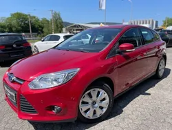 Rot Gebraucht 2011 Ford Focus Titanium Limousine | 3.990 € (Guter Preis)