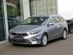 Silber metallic Gebraucht 2024 Kia Ceed Sportswagon Comfort Kombi | 24.370 € (Superpreis)