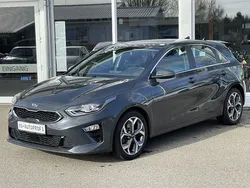 Grau Gebraucht 2021 Kia Ceed Spirit Limousine | 18.490 € (Etwas zu teuer)