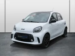 Karosserie in ice white (me... Gebraucht 2020 Smart ForFour Electric Drive Prime Exclusive Limousine | 14.890 € (Teuer)