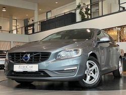 Grau Gebraucht 2017 Volvo V60 Business Edition Kombi | 8.400 € (Superpreis)